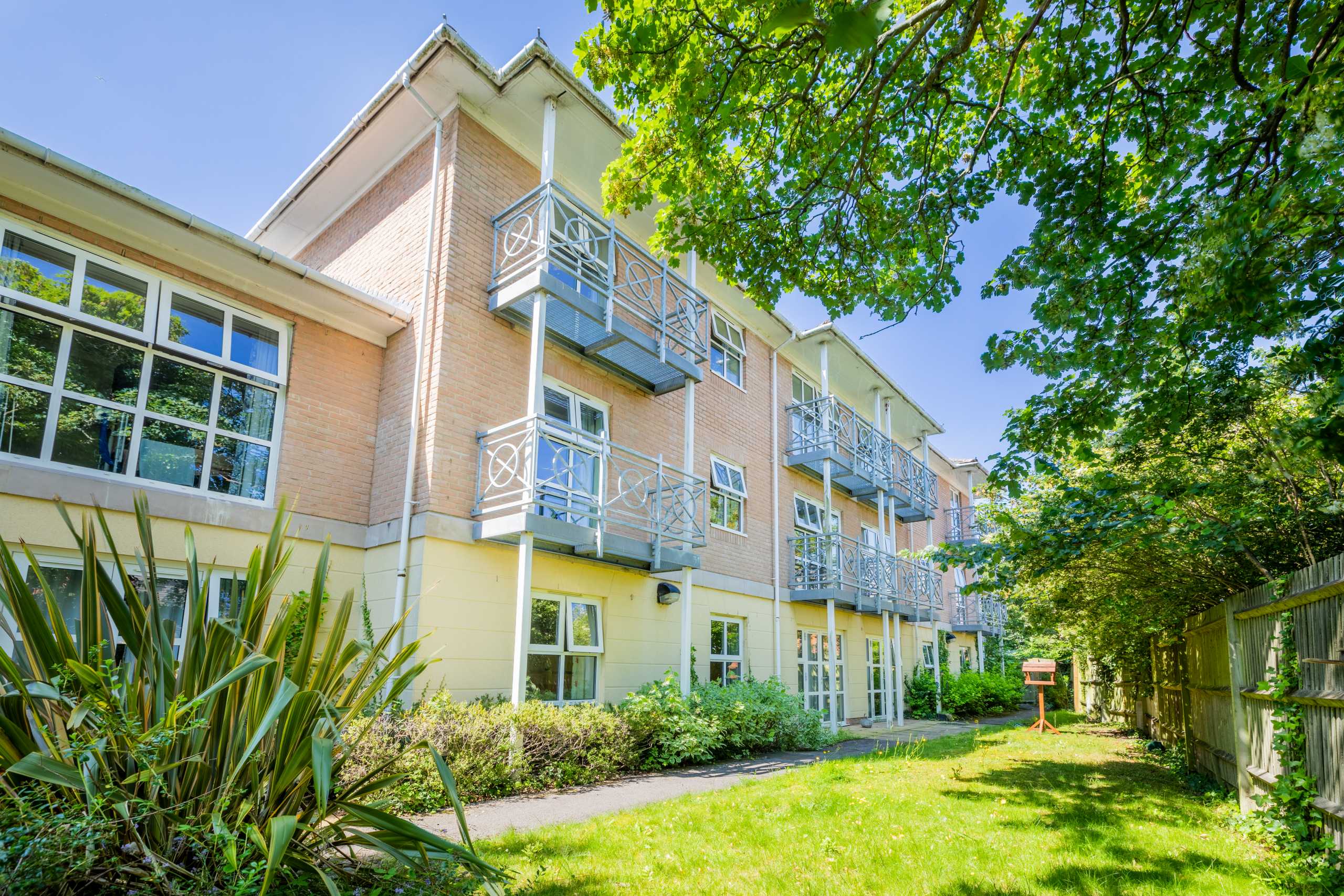 The Hawthorns Care Centre