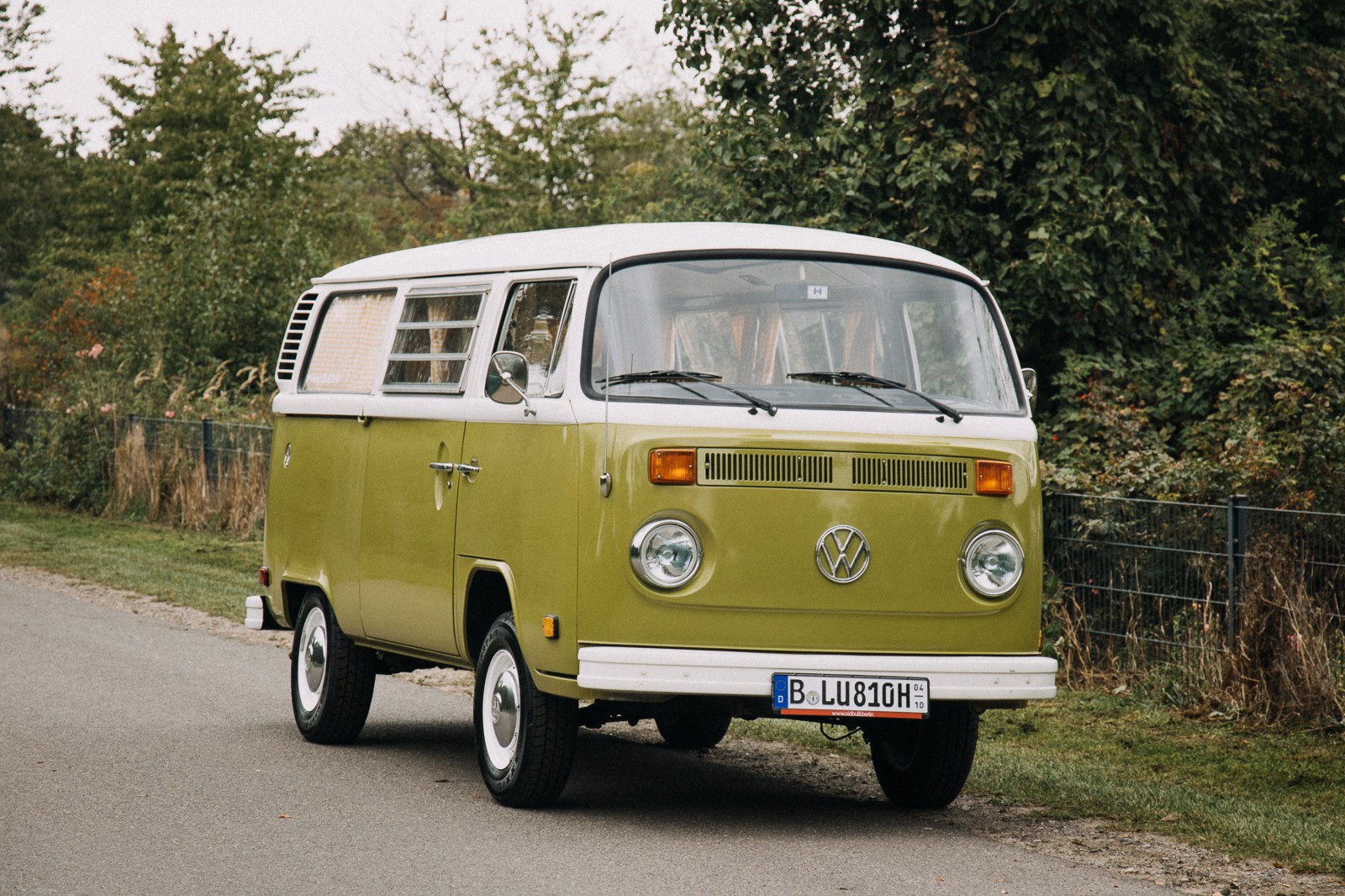 VW T2 Bulli grün Oldtimer mieten Berlin