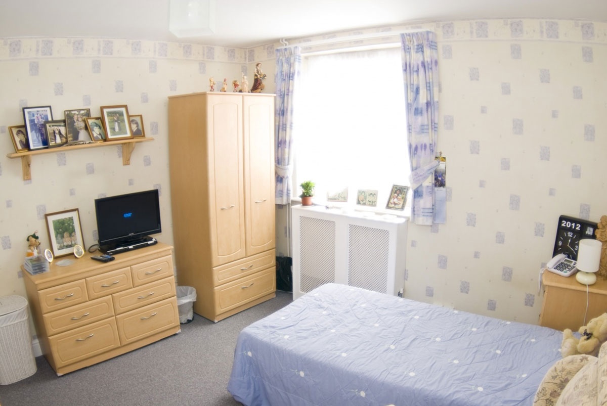 White Gables Suffolk Felixstowe care home bedroom