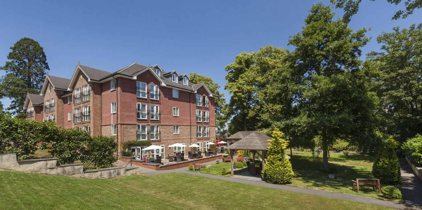 lakeside care home reading