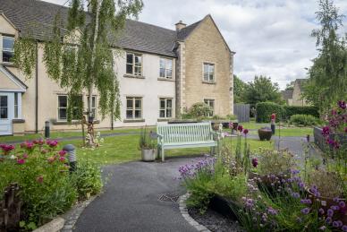 jubilee-lodge-garden.jpg