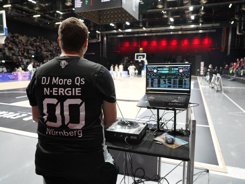 DJ More Qs