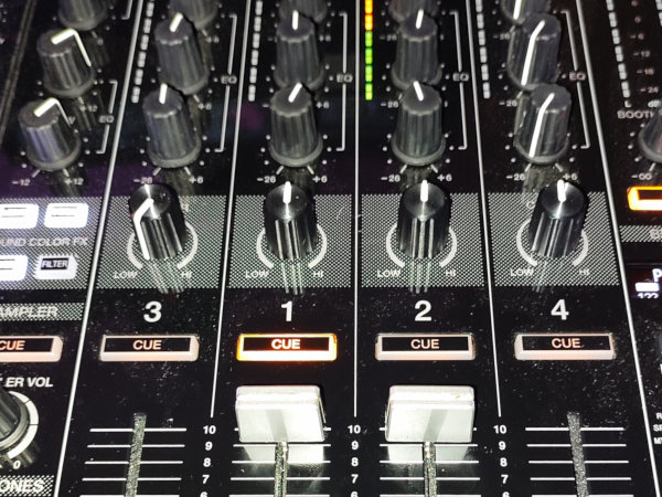 DJ LIFE