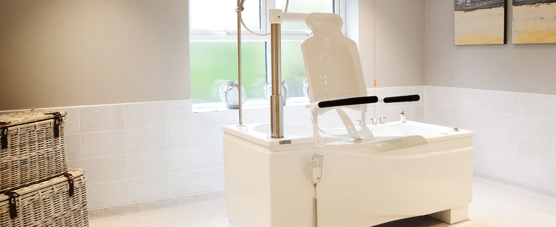Whittle-Hall-Main-Bathroom