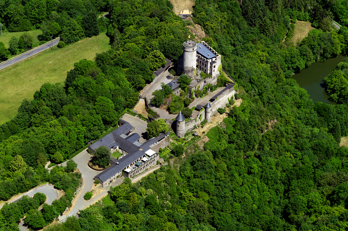 BurgPyrmont_Vogelperspektive_top